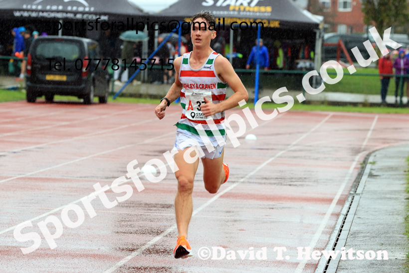 Senior Mens 6 Stage 2025 Northern Athletics Autumn Road Relays, Leigh, Lancashire. Photo: David T. Hewitson/Sports for All Pics